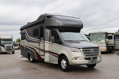2020 Tiffin Motor Homes Wayfarer 25TW
