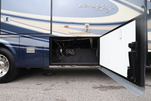 2020 Newmar Canyon Star 3911