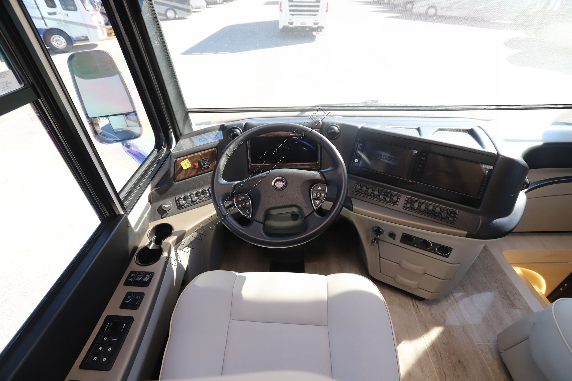 Used 2022 Newmar Dutch Star 4081 Class A  For Sale