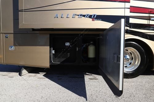 2022 Tiffin Motor Homes Allegro Red 33AA