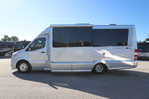 2022 Airstream Atlas 24Tommy Bahama