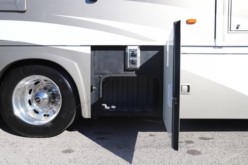 2009 Winnebago Journey 34Y