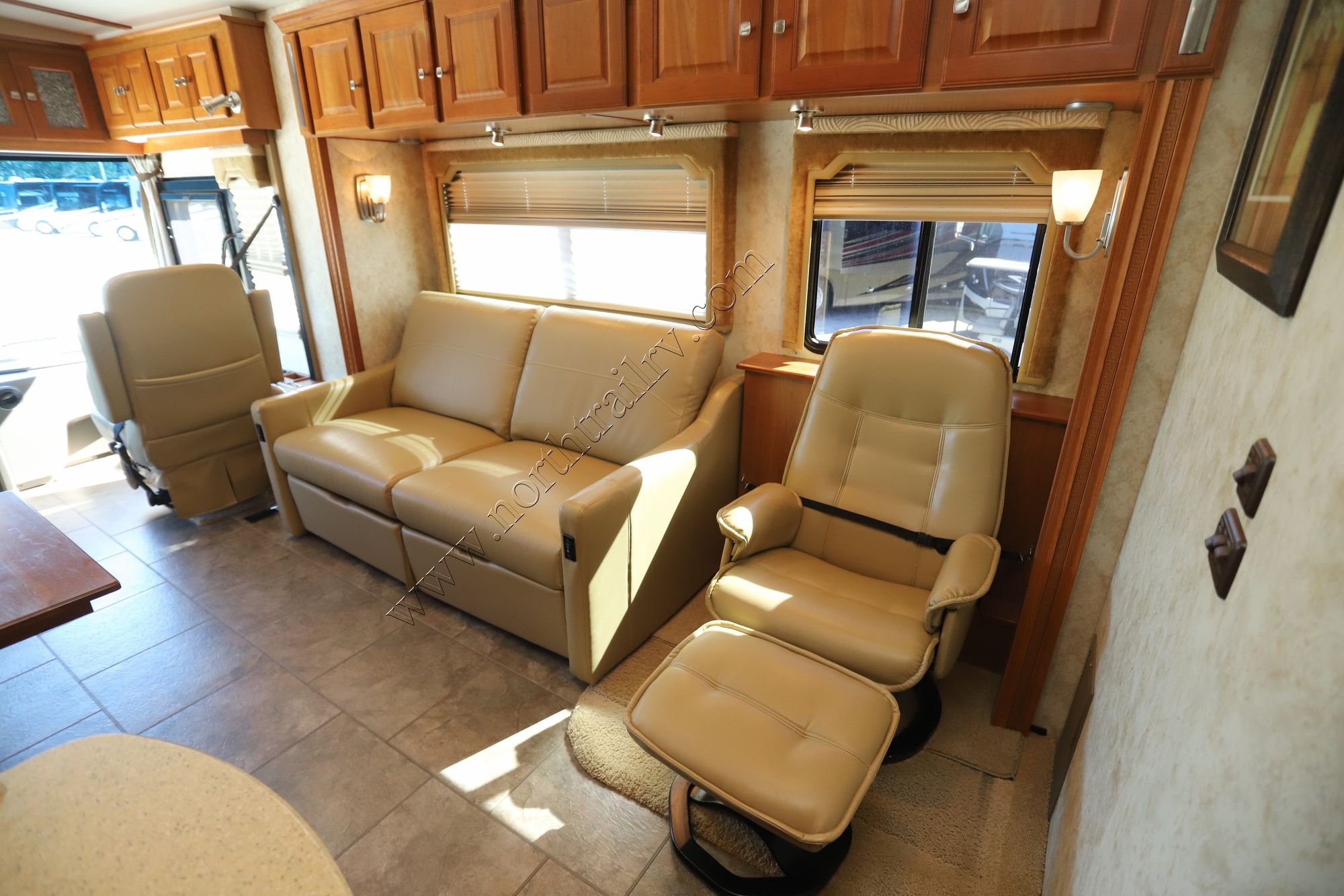 Used 2009 Winnebago Journey 34Y Class A  For Sale