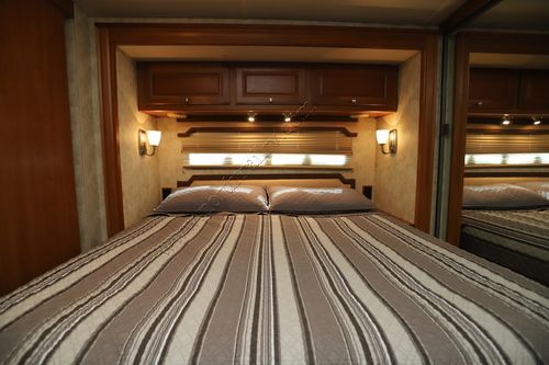 2009 Winnebago Journey 34Y