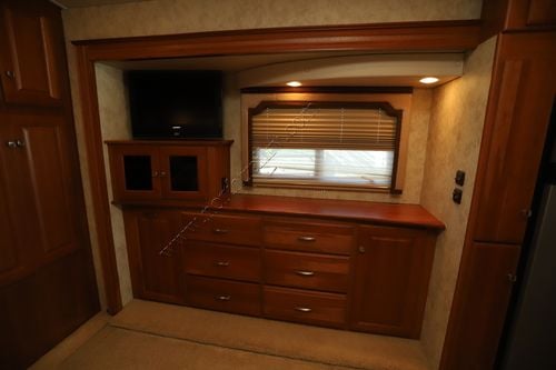 2009 Winnebago Journey 34Y