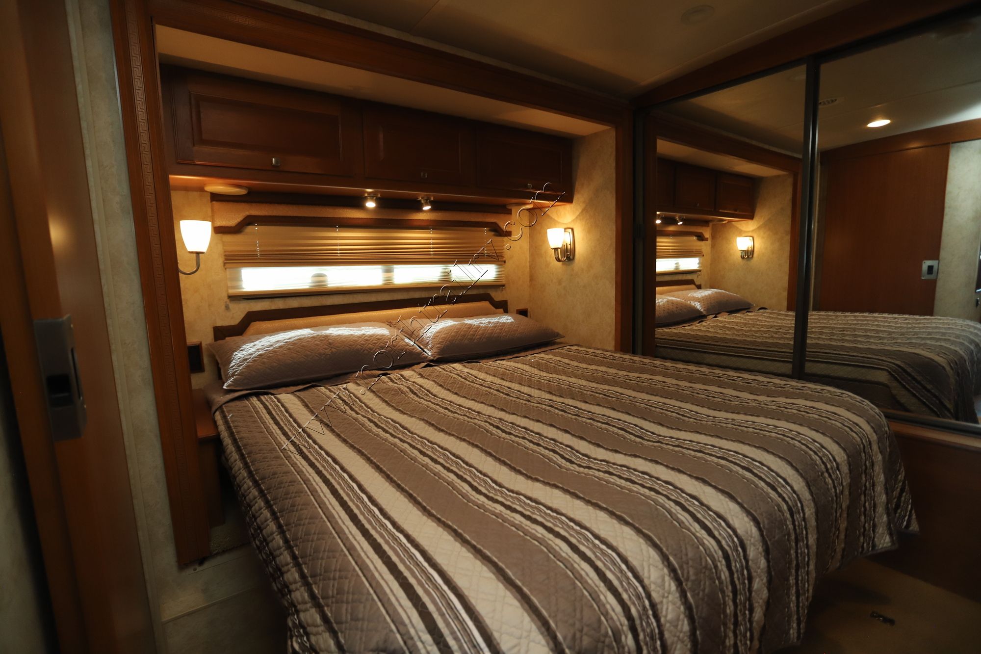 Used 2009 Winnebago Journey 34Y Class A  For Sale