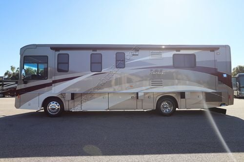 2009 Winnebago Journey 34Y
