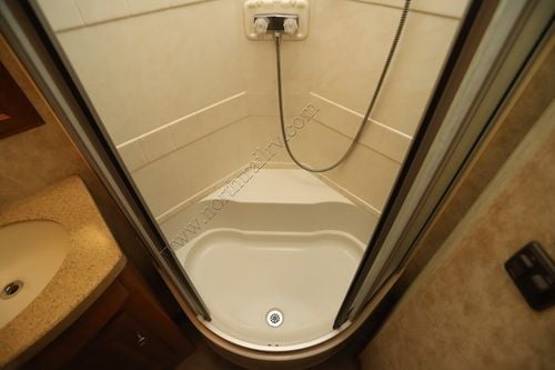 2009 Winnebago Journey 34Y