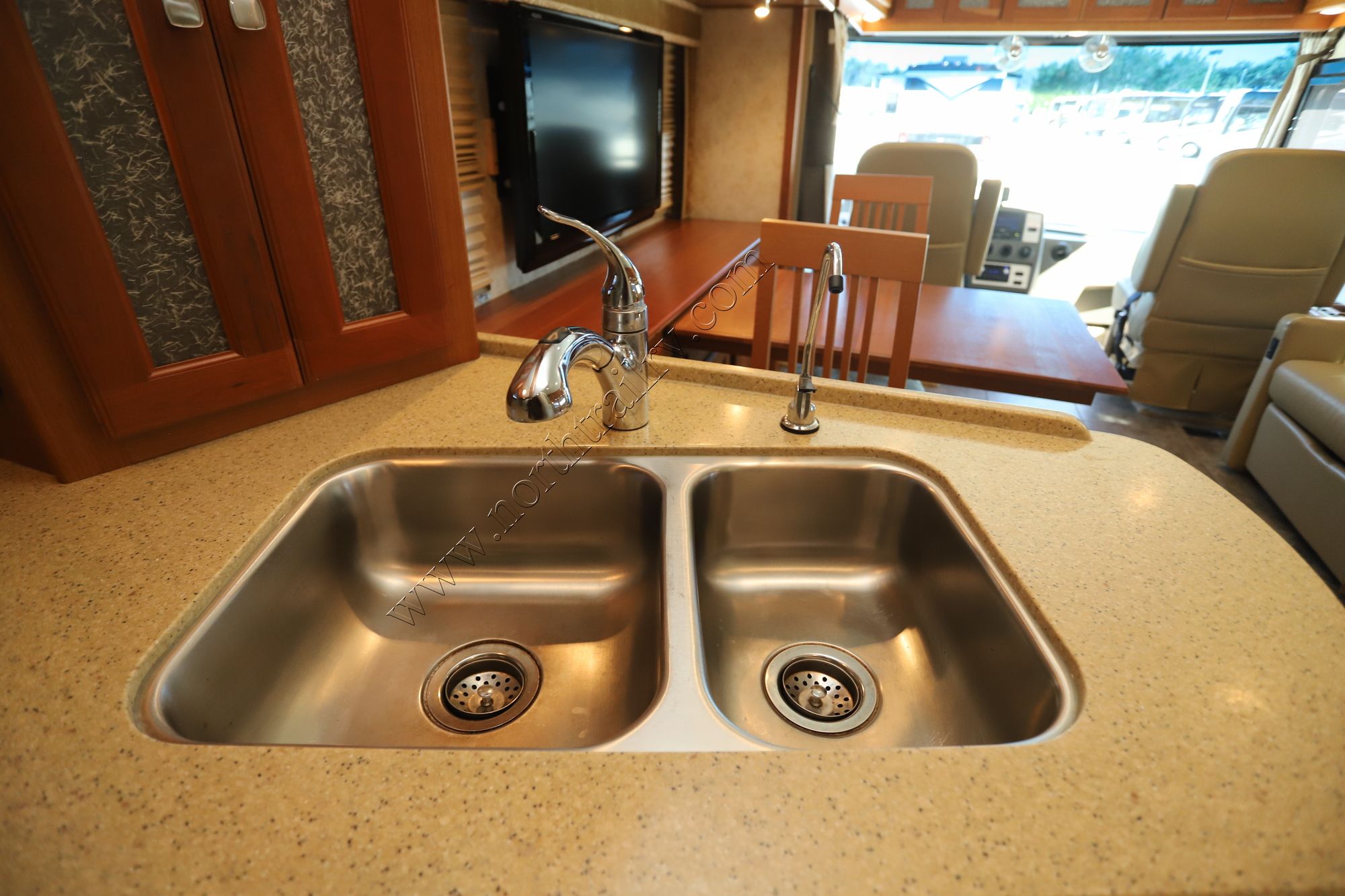 Used 2009 Winnebago Journey 34Y Class A  For Sale