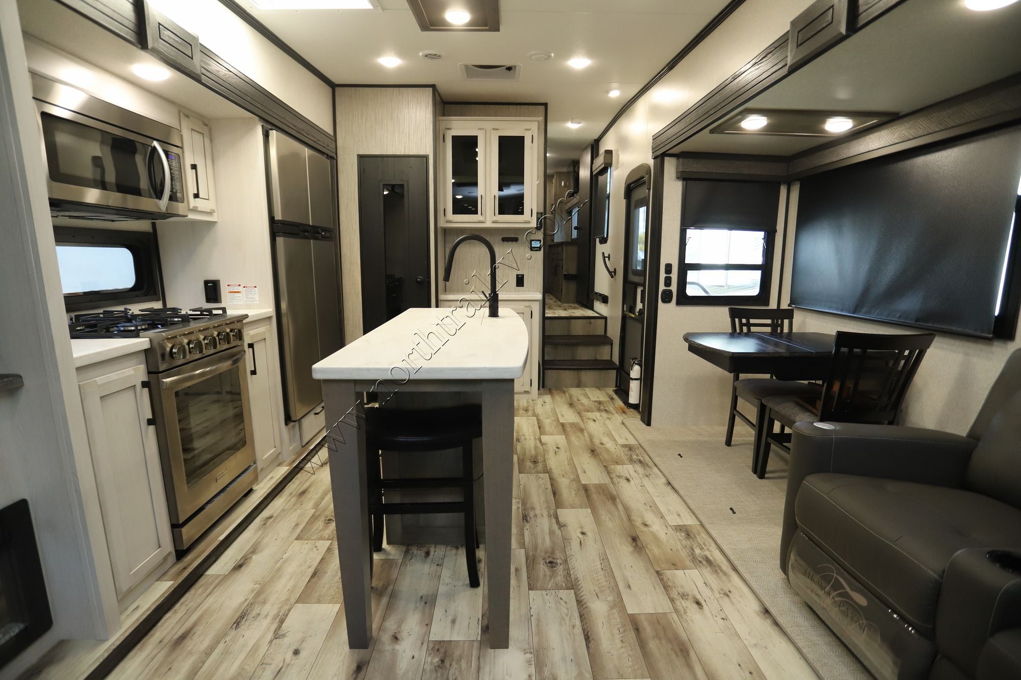 Used 2022 K-Z Durango 301RLT Fifth Wheel  For Sale