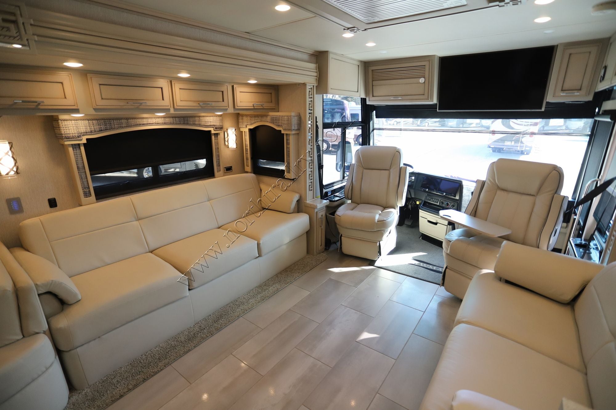 Used 2020 Newmar Ventana 4326 Class A  For Sale