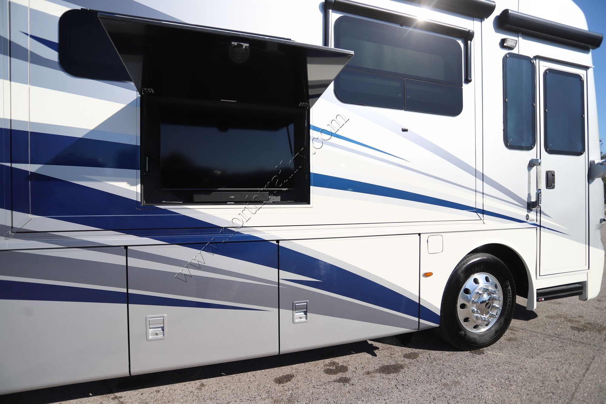 Used 2020 Newmar Ventana 4326 Class A  For Sale