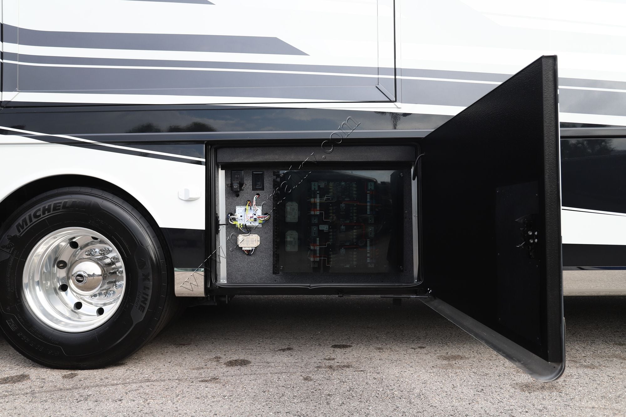 New 2026 Tiffin Motor Homes Allegro Bus 40IP Class A  For Sale