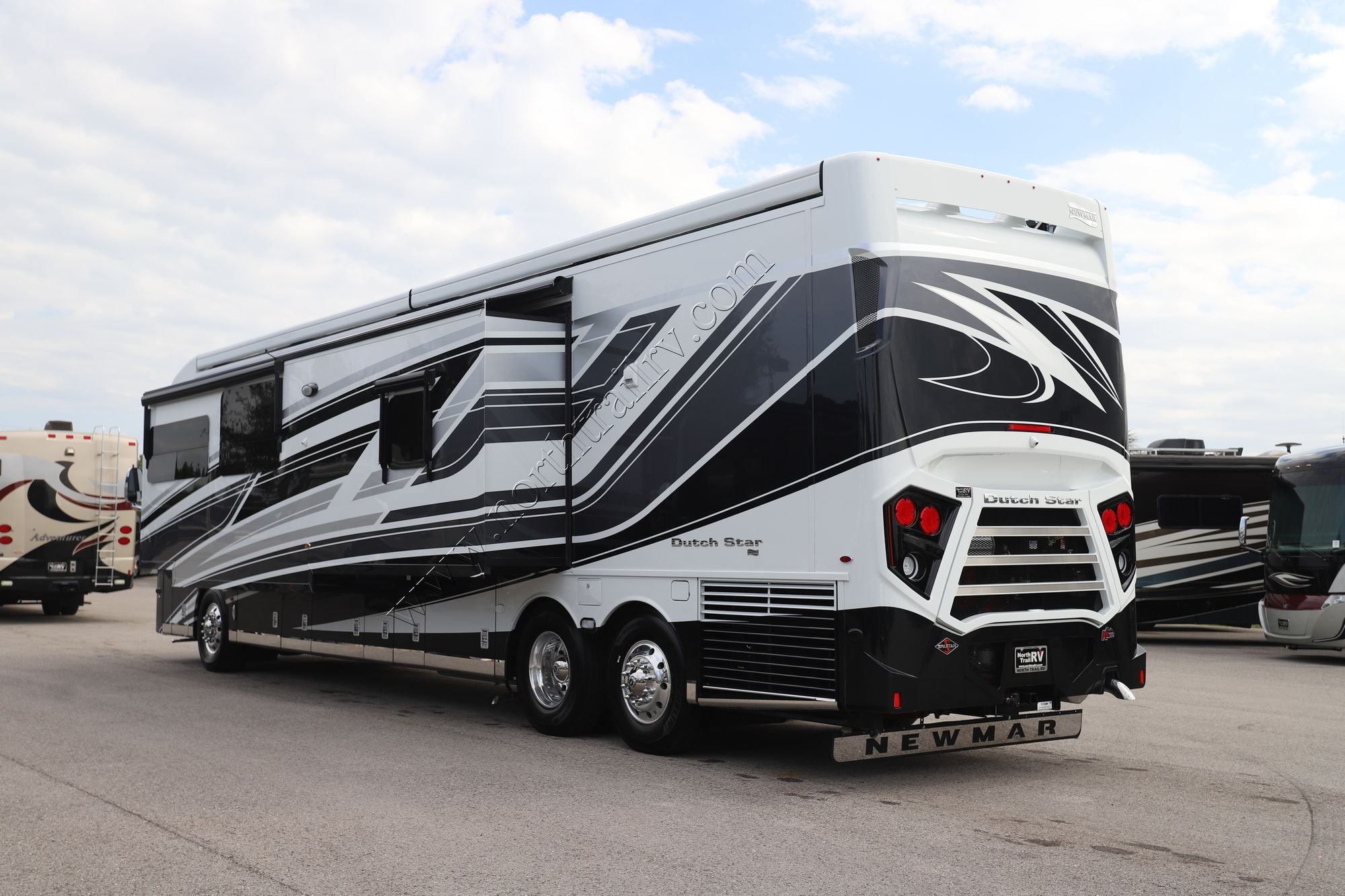 New 2026 Newmar Dutch Star 4369 Class A  For Sale