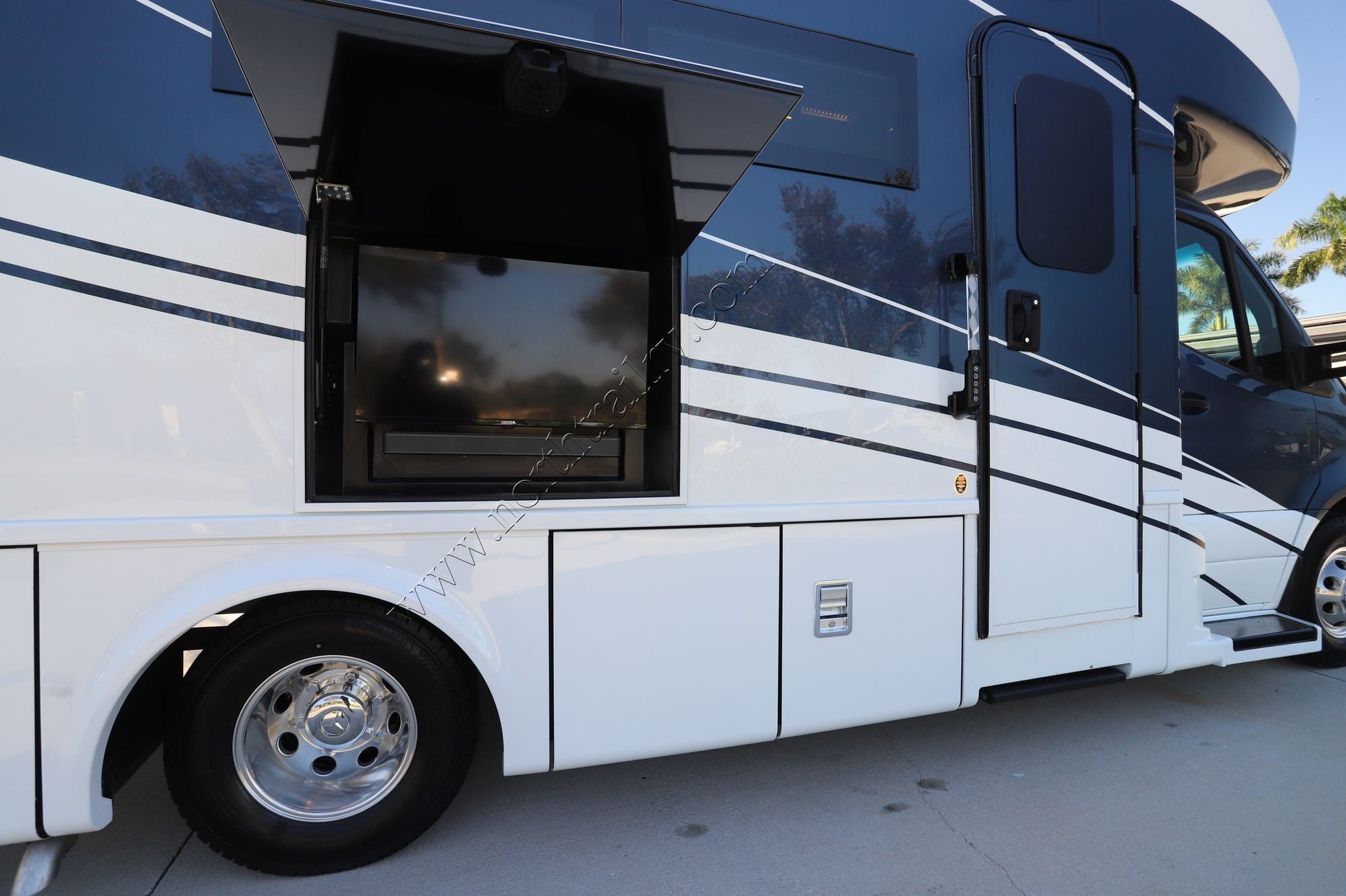 New 2026 Newmar Freedom Aire 2515 Class C  For Sale