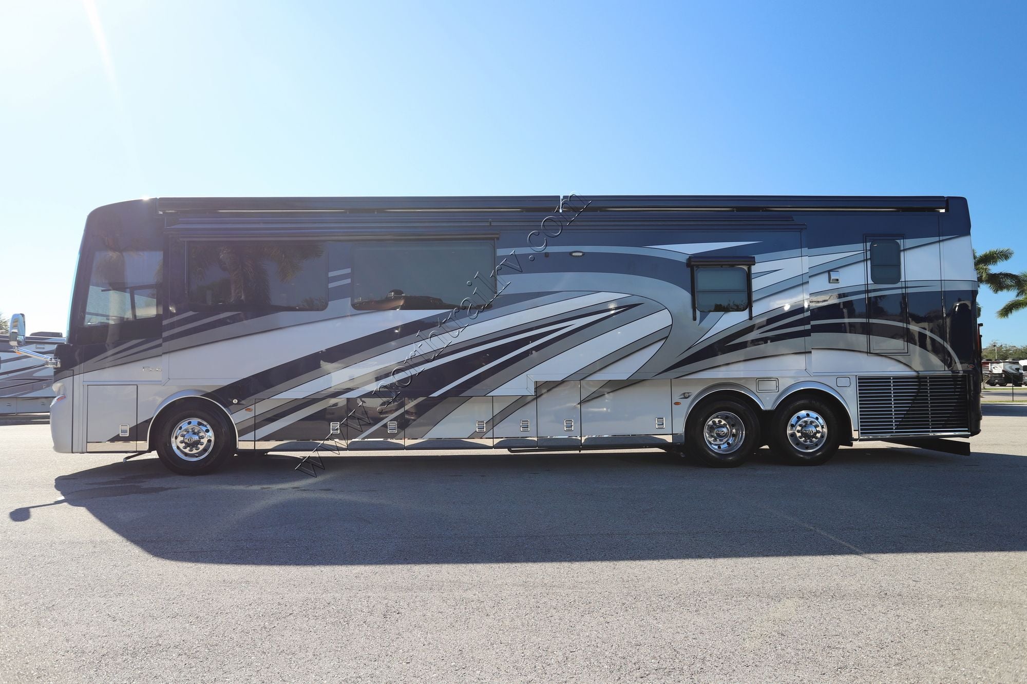 Used 2022 Newmar Essex 4569 Class A  For Sale