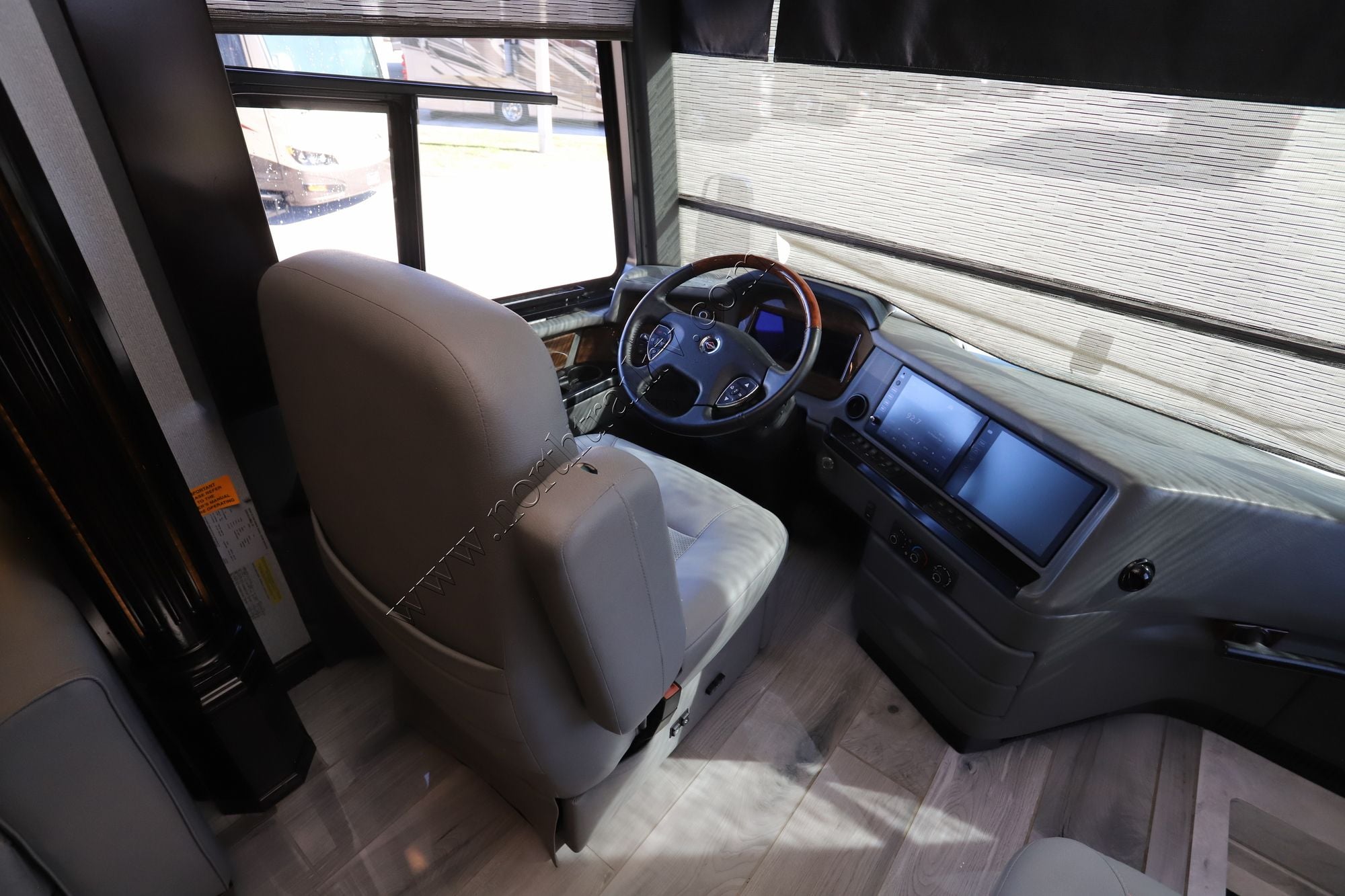 Used 2022 Newmar Essex 4569 Class A  For Sale