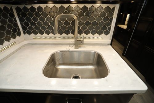 2022 Newmar Essex 4569 Class A