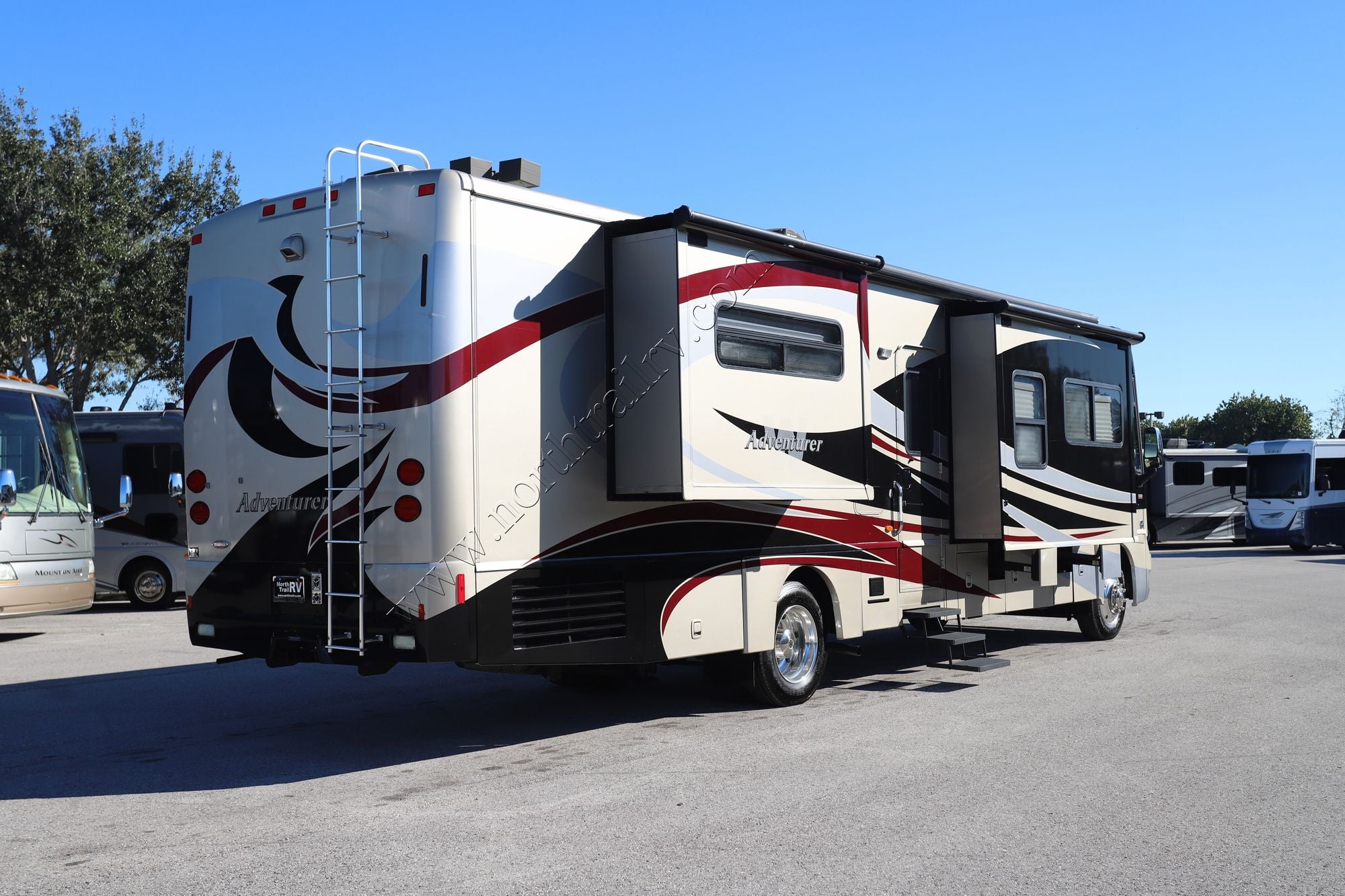 Used 2010 Winnebago Adventurer 37F Class A  For Sale