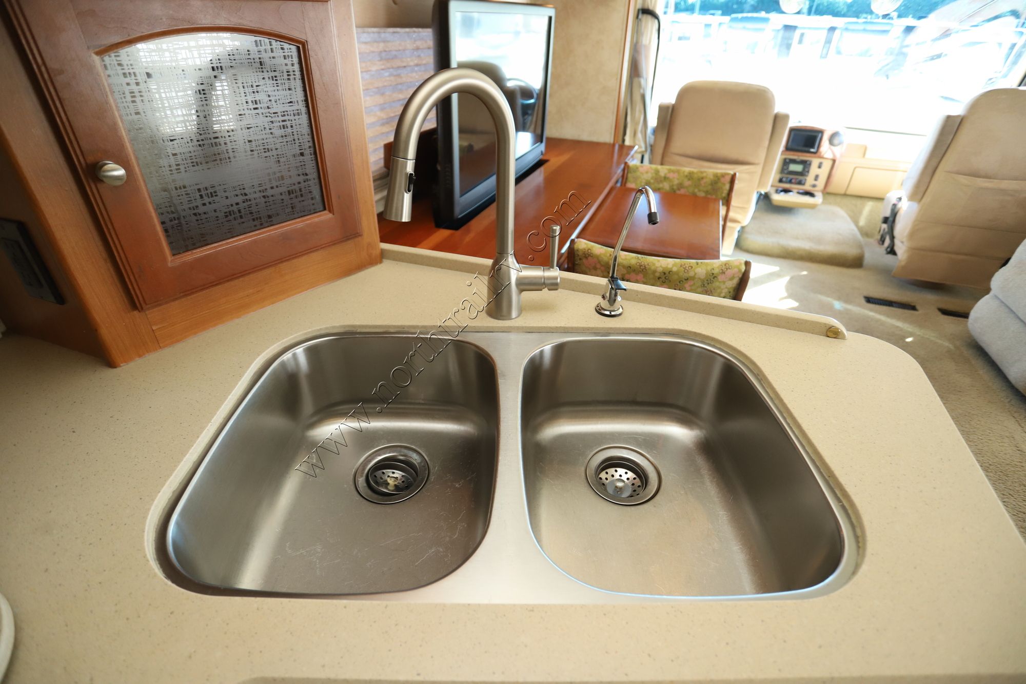 Used 2010 Winnebago Adventurer 37F Class A  For Sale