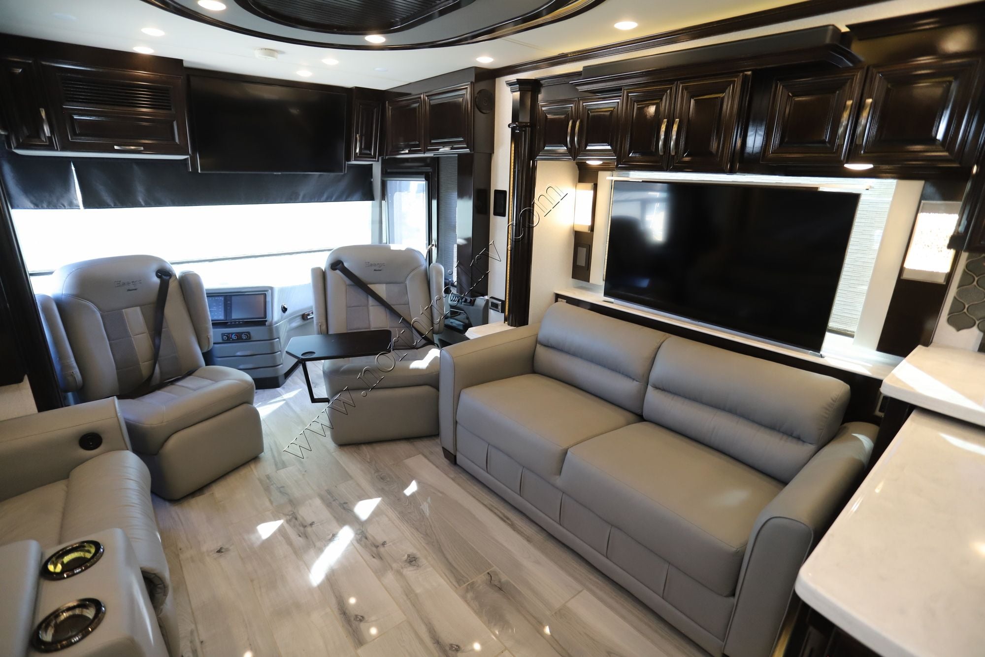 Used 2022 Newmar Essex 4569 Class A  For Sale