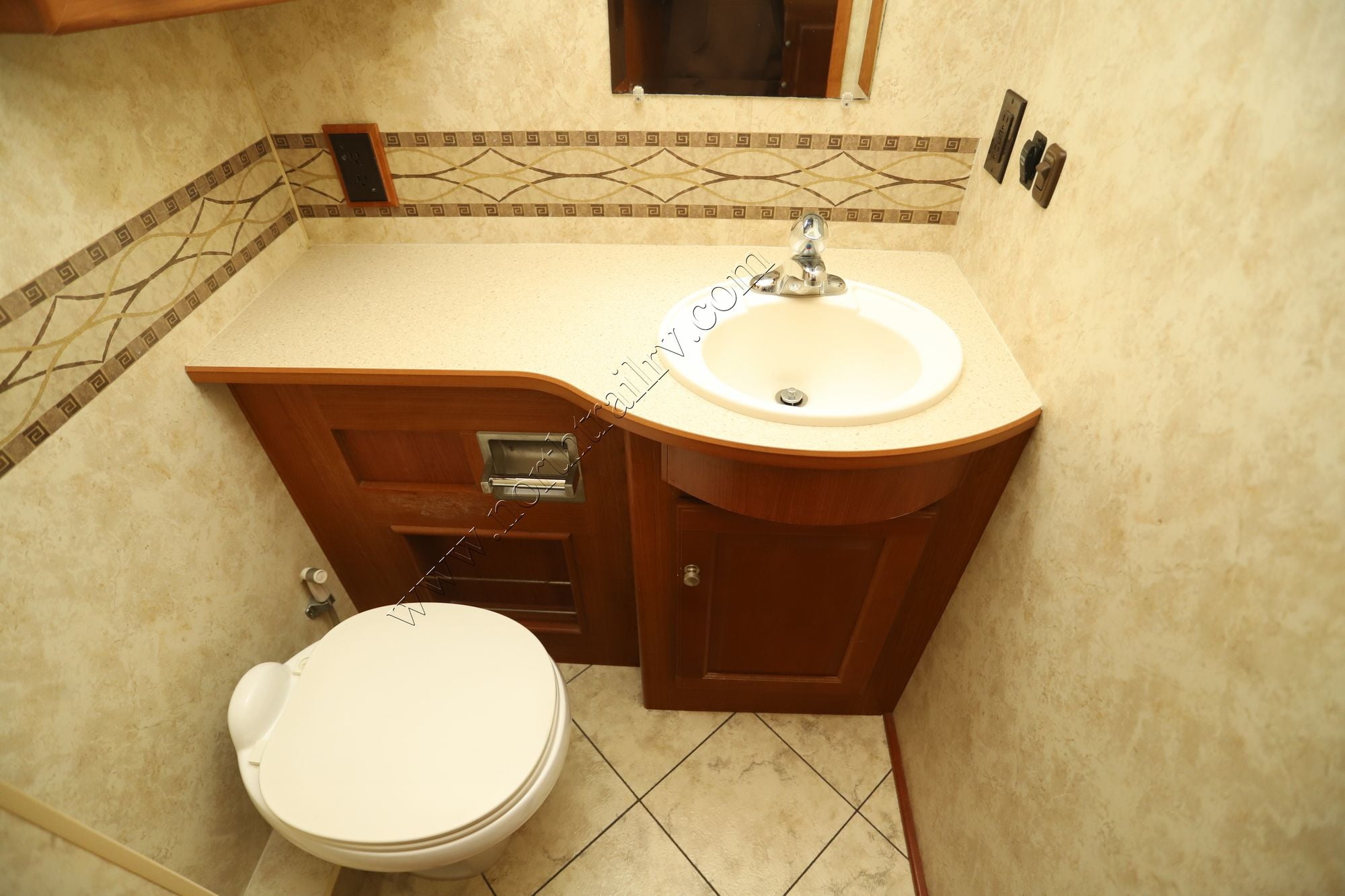 Used 2010 Winnebago Adventurer 37F Class A  For Sale