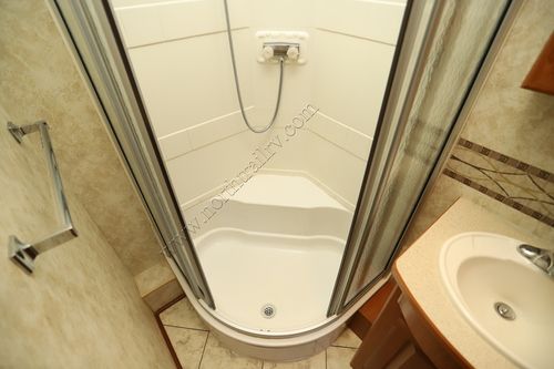 2010 Winnebago Adventurer 37F