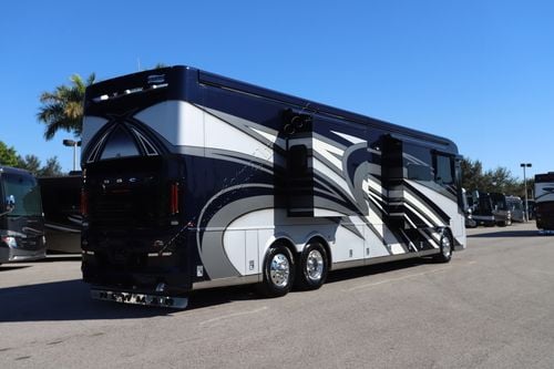 2022 Newmar Essex 4569 Class A