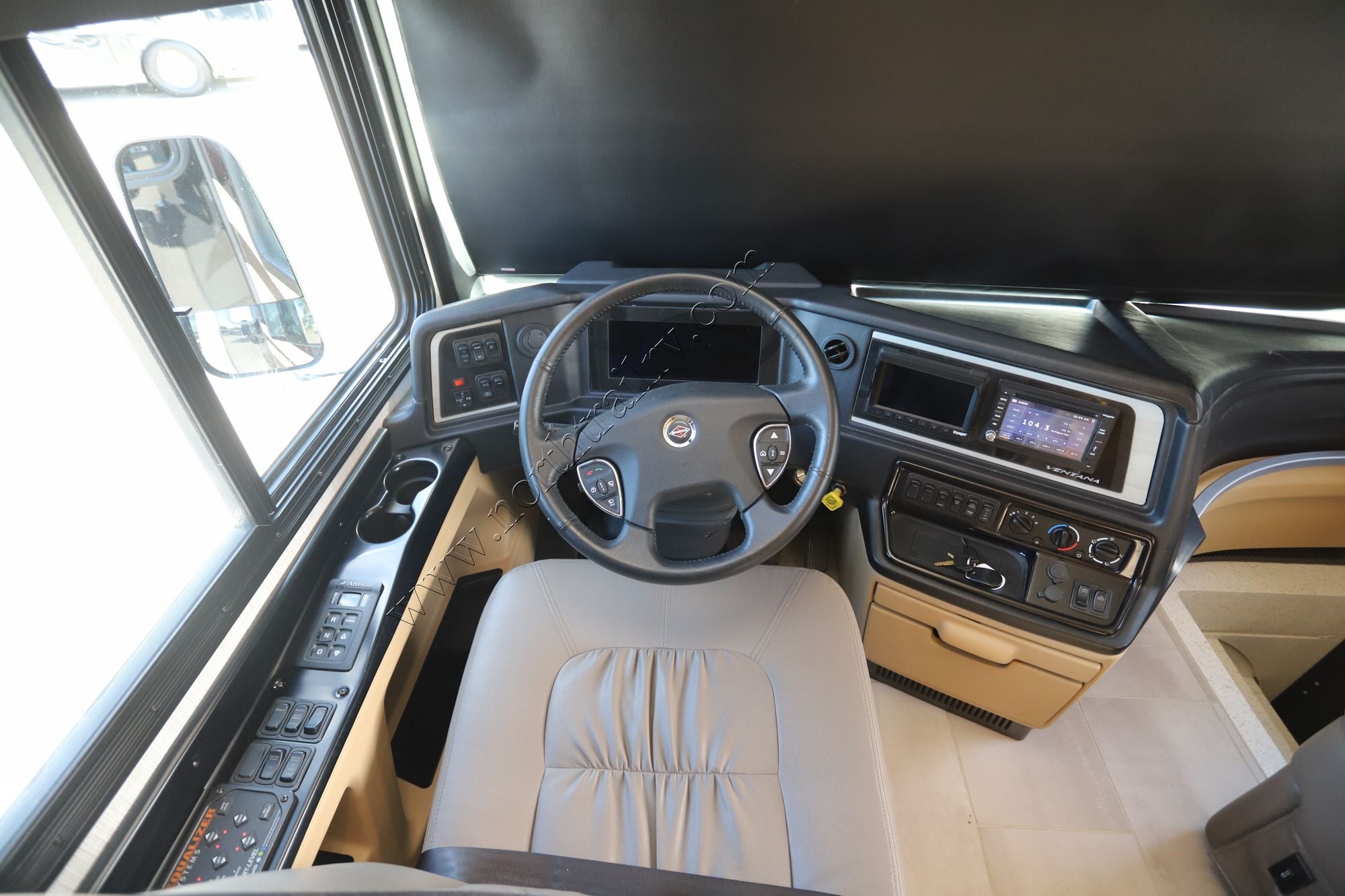 Used 2021 Newmar Ventana 3407 Class A  For Sale