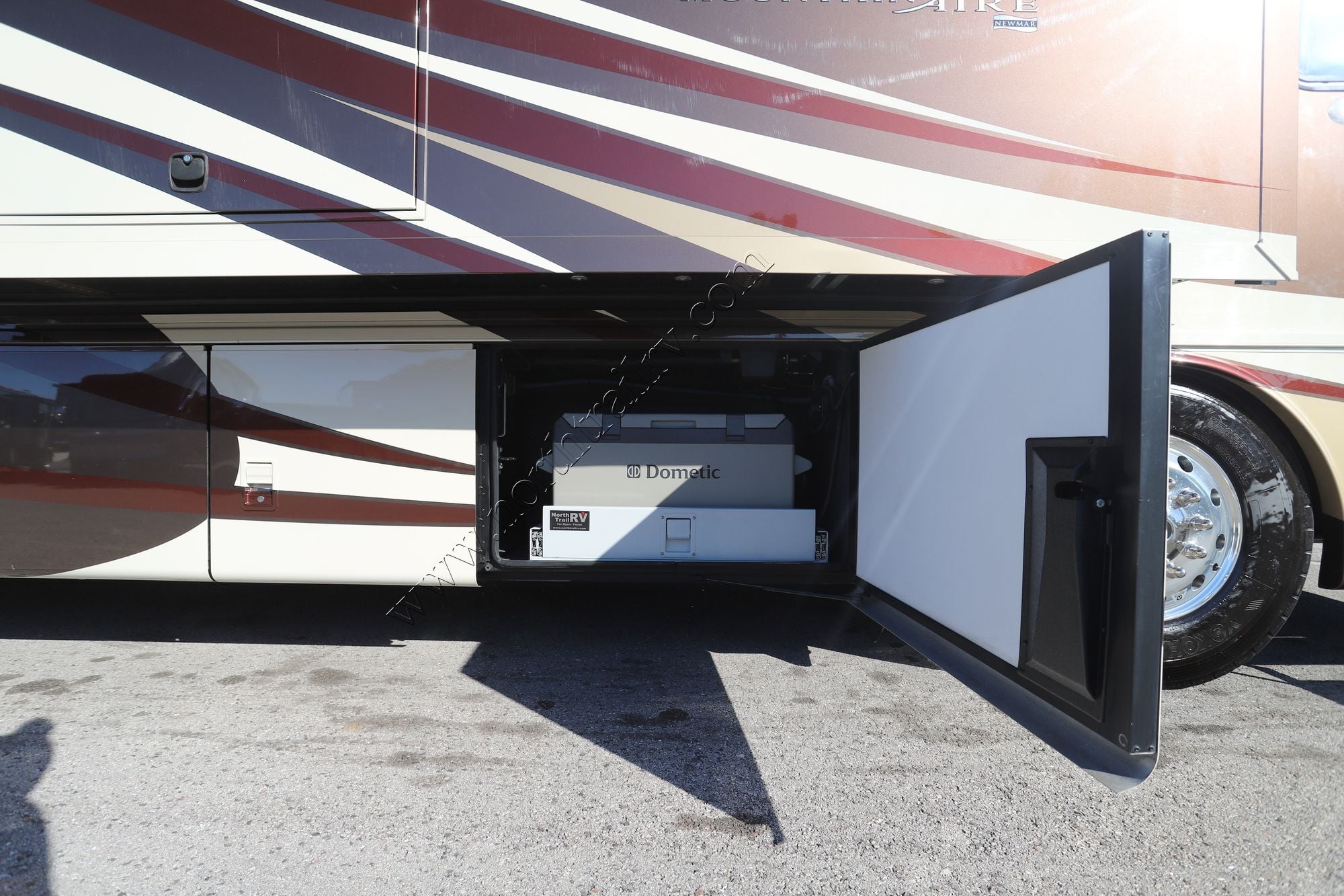 Used 2014 Newmar Mountain Aire 4364 Class A  For Sale