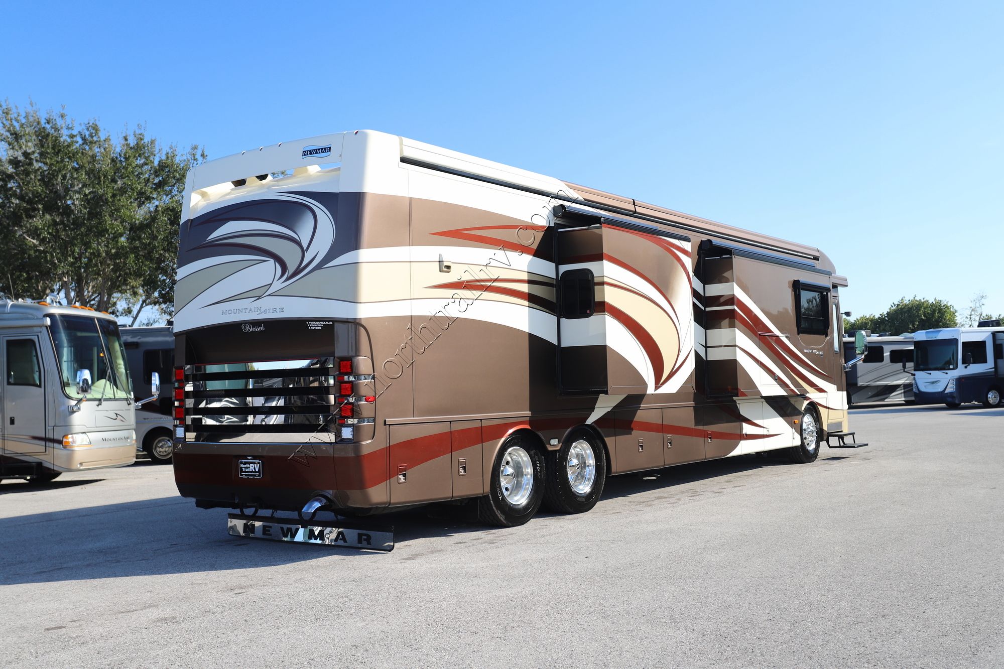 Used 2014 Newmar Mountain Aire 4364 Class A  For Sale