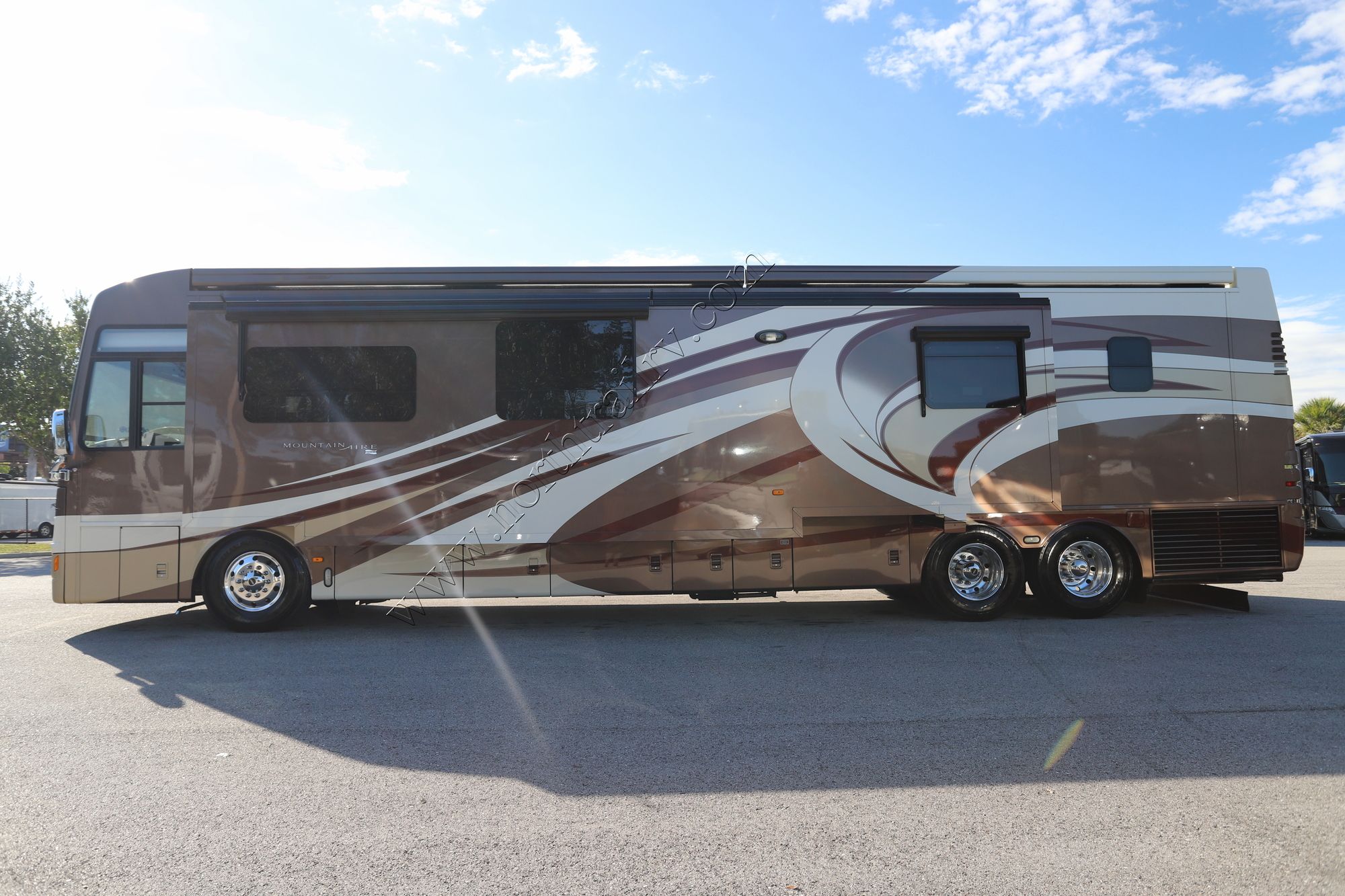 Used 2014 Newmar Mountain Aire 4364 Class A  For Sale