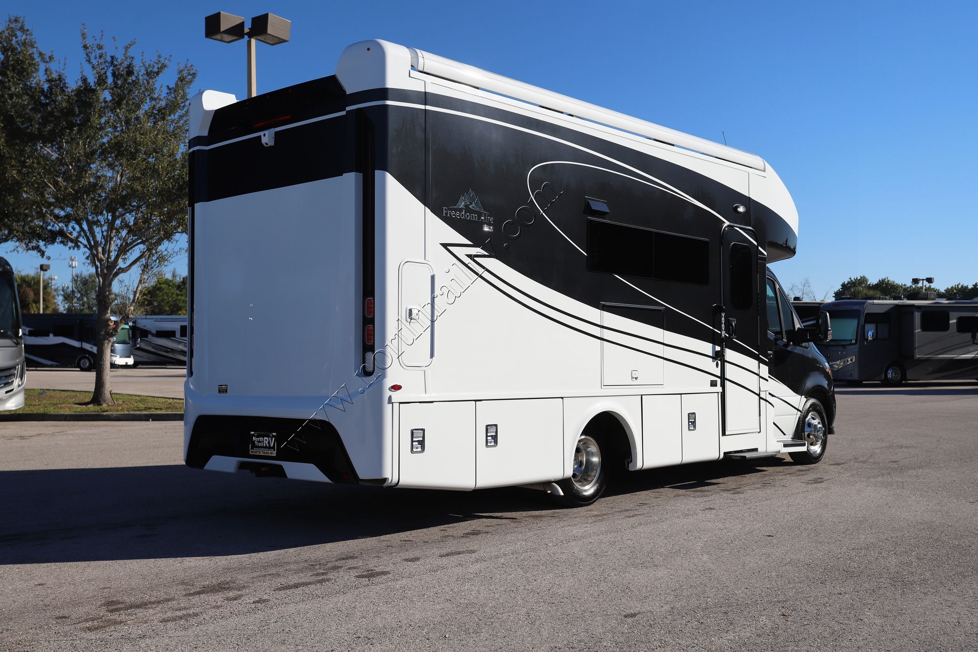 New 2026 Newmar Freedom Aire 2515 Class C  For Sale