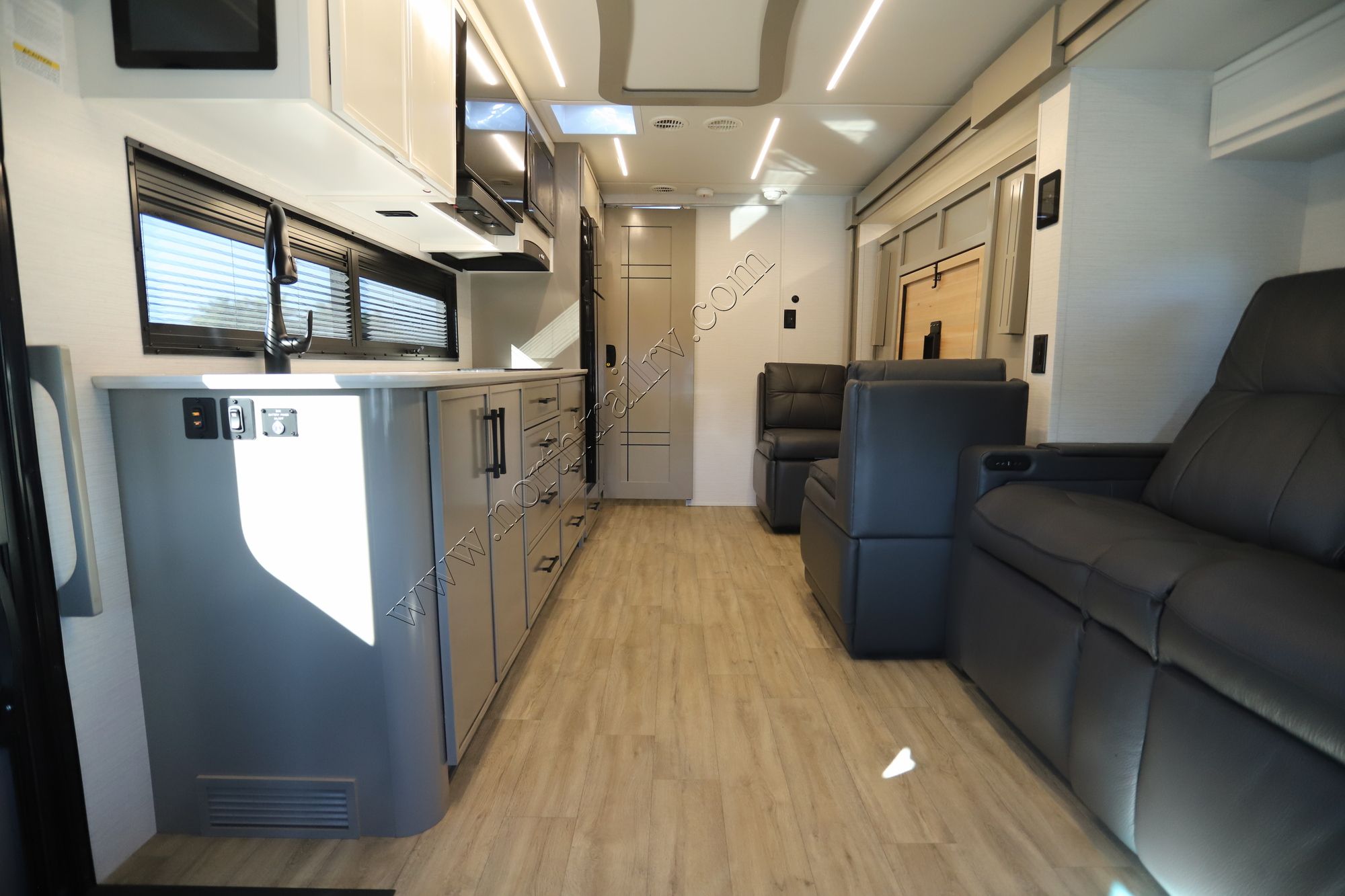 New 2026 Newmar Freedom Aire 2515 Class C  For Sale