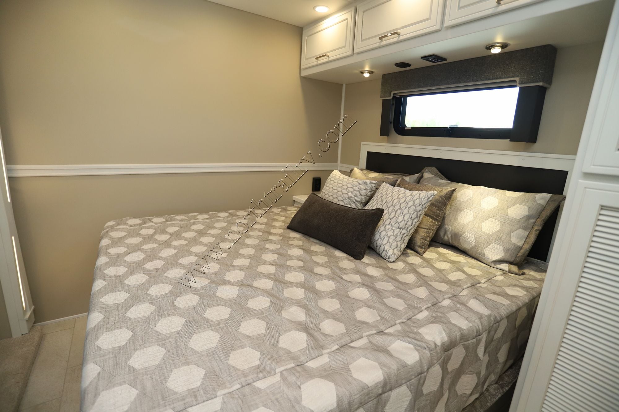 New 2026 Renegade Rv Explorer 40EBH Super C  For Sale