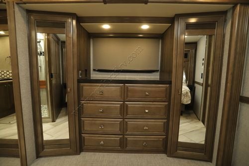 2022 Fleetwood Discovery 44S