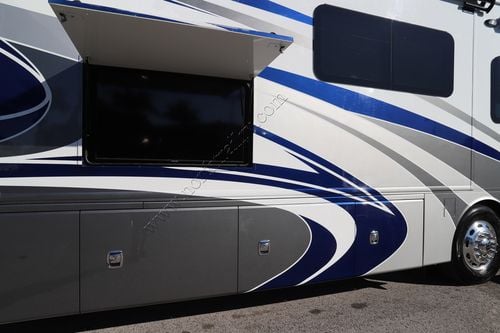 2022 Fleetwood Discovery 44S