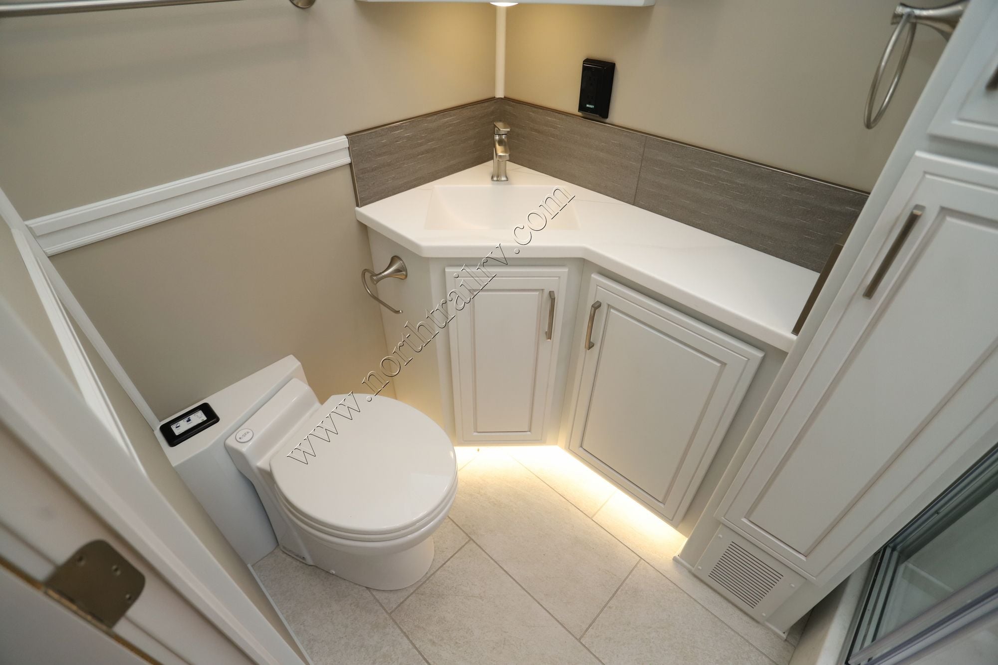 New 2026 Renegade Rv Explorer 40EBH Super C  For Sale