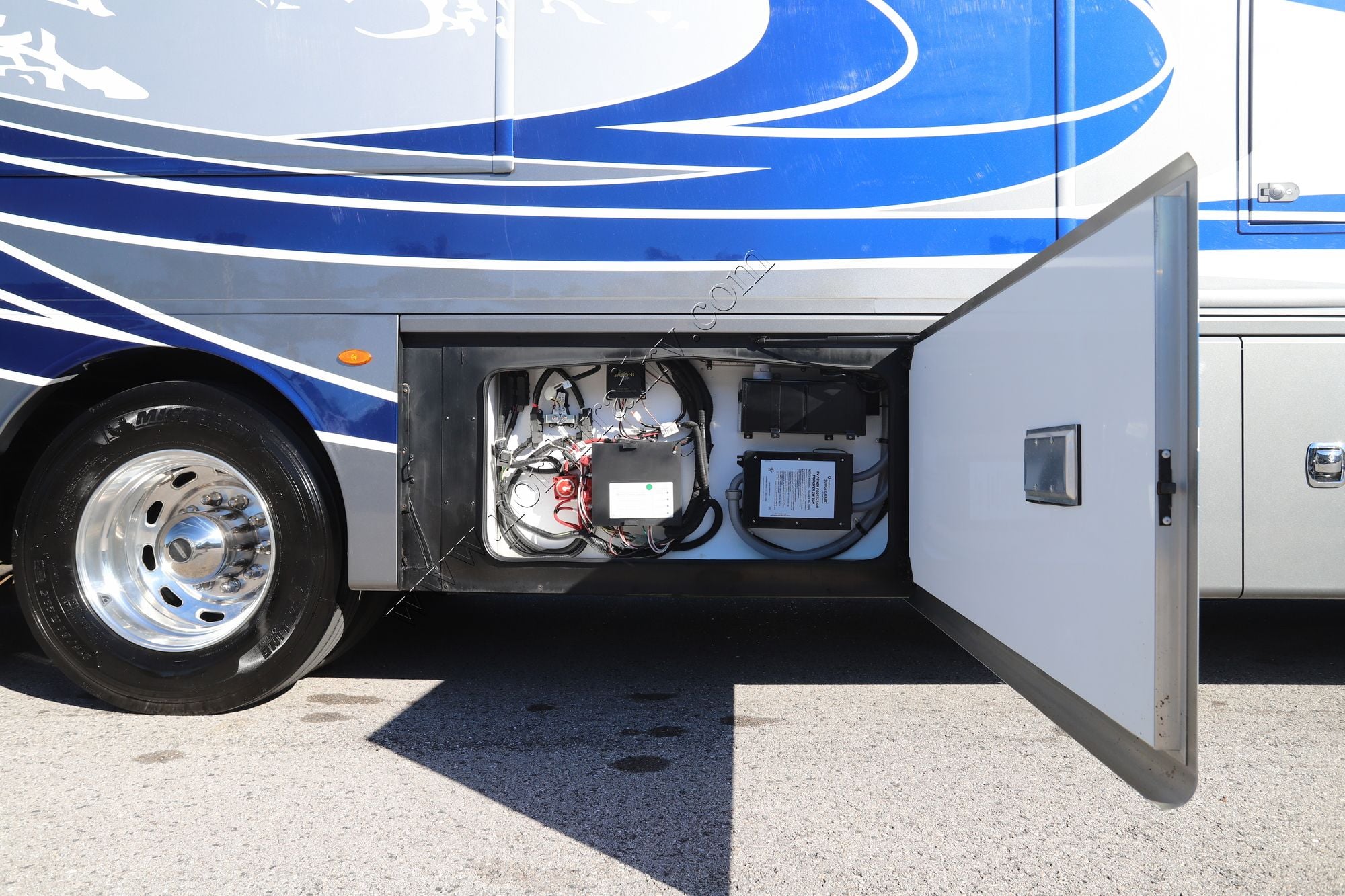 Used 2022 Fleetwood Discovery 44S Class A  For Sale