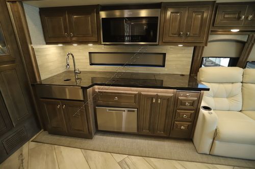 2022 Fleetwood Discovery 44S