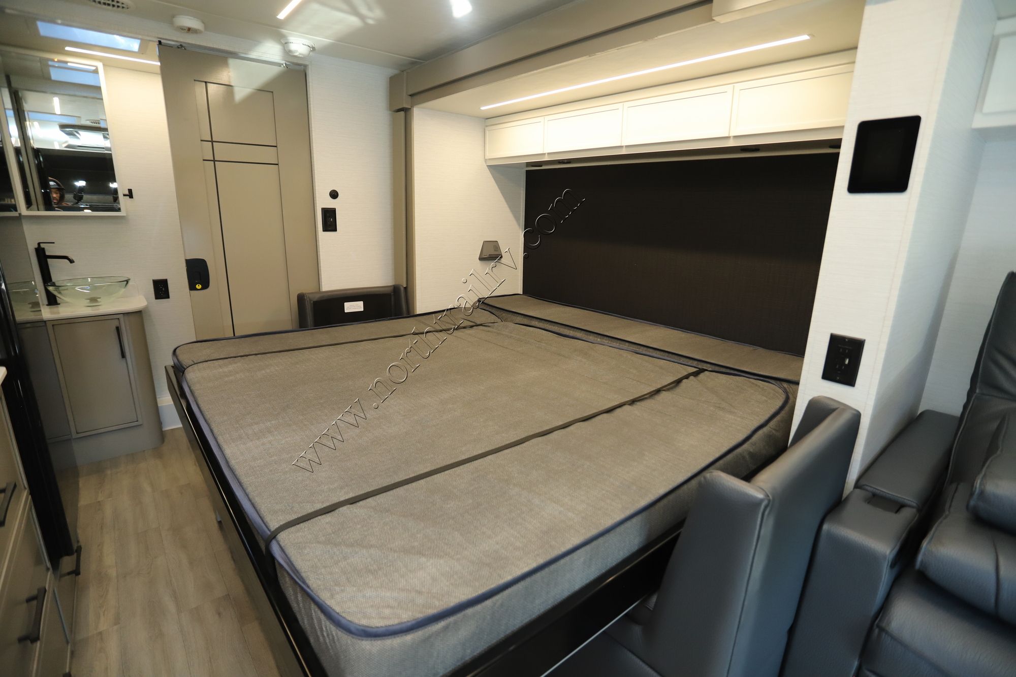 New 2026 Newmar Freedom Aire 2515 Class C  For Sale