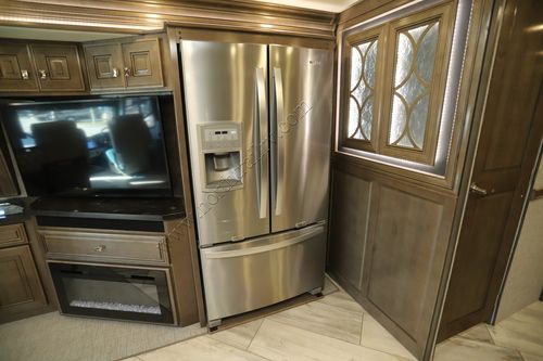 2022 Fleetwood Discovery 44S