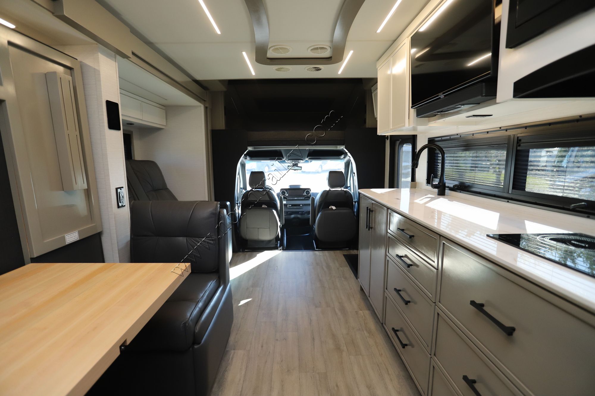 New 2026 Newmar Freedom Aire 2515 Class C  For Sale