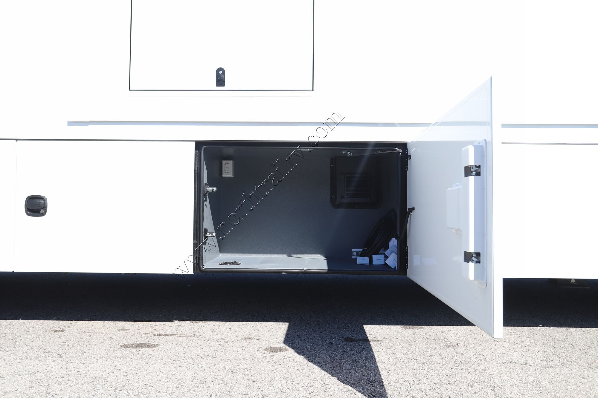 New 2026 Renegade Rv Explorer 40EBH Super C  For Sale