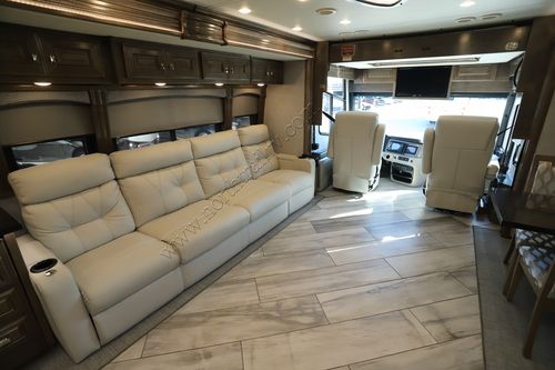 2022 Fleetwood Discovery 44S