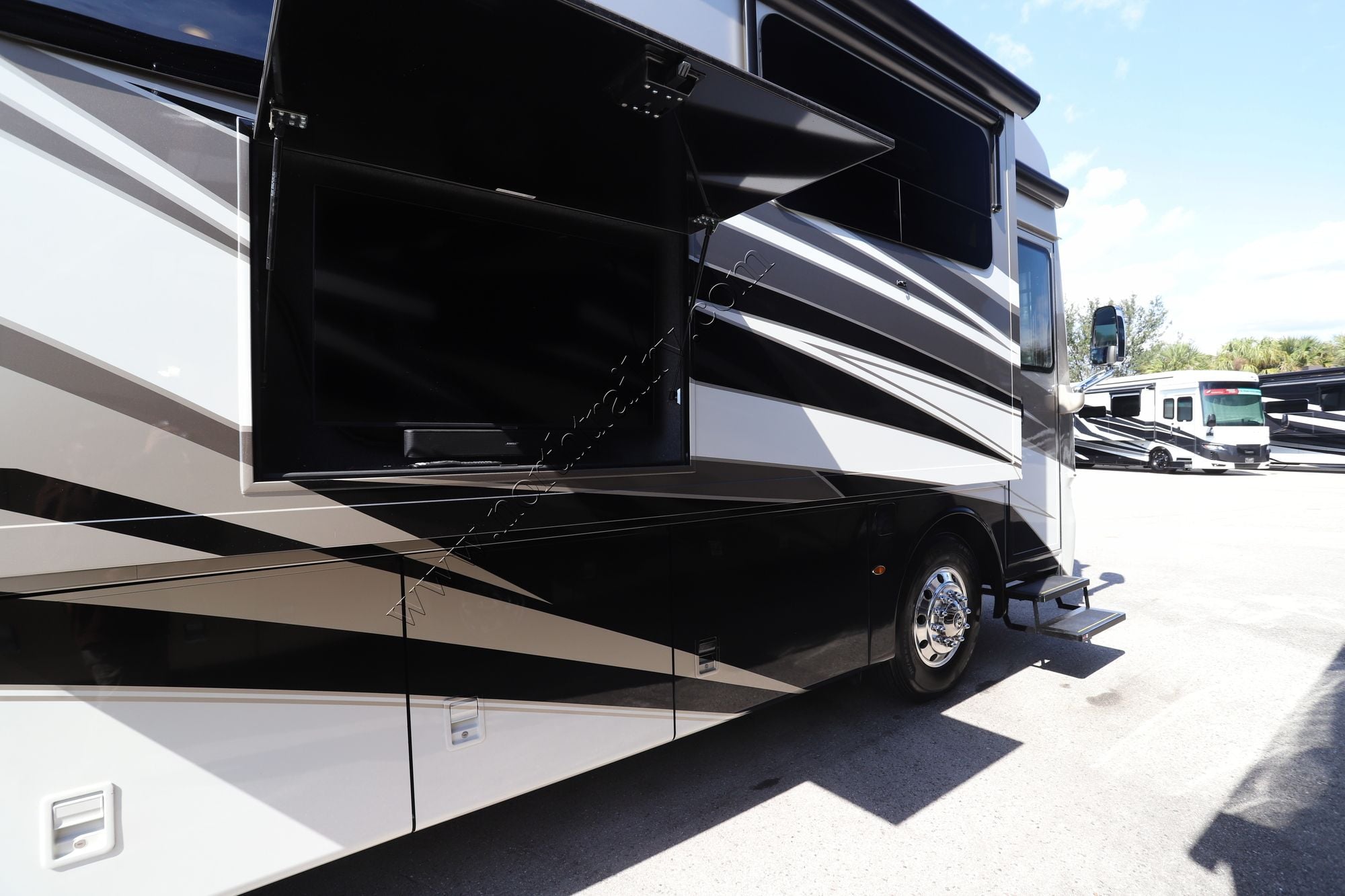 Used 2021 Newmar Ventana 4369 Class A  For Sale