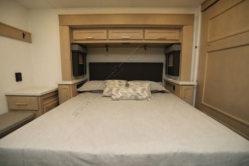 2026 Renegade Rv Valencia 39FW