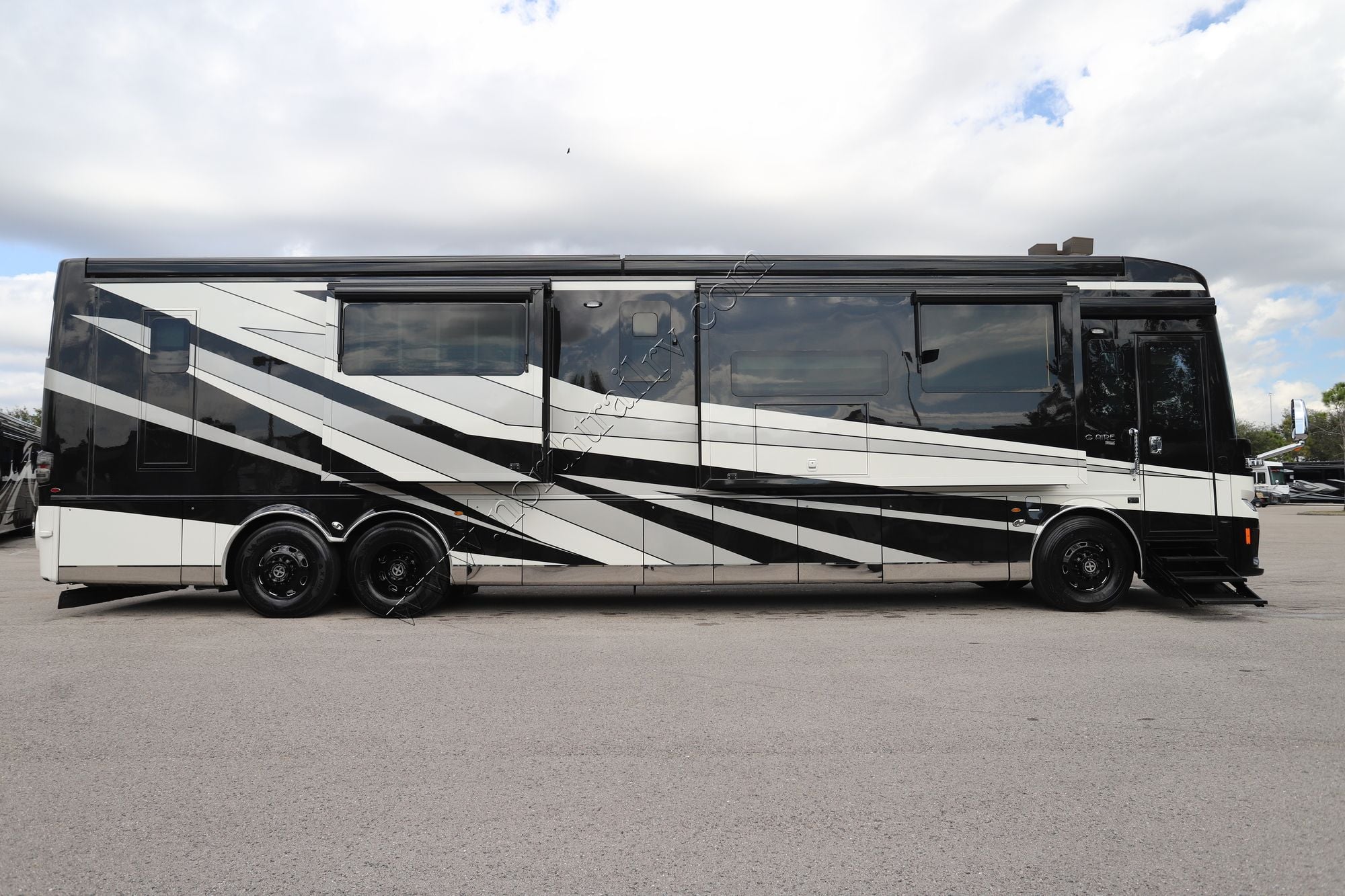 Used 2021 Newmar King Aire 4531 Class A  For Sale