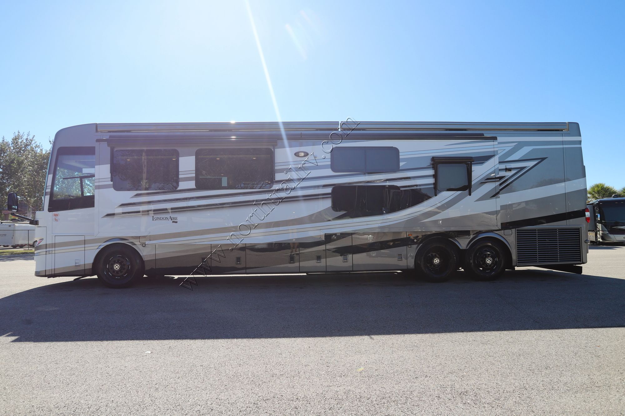 New 2026 Newmar London Aire 4540 Class A  For Sale