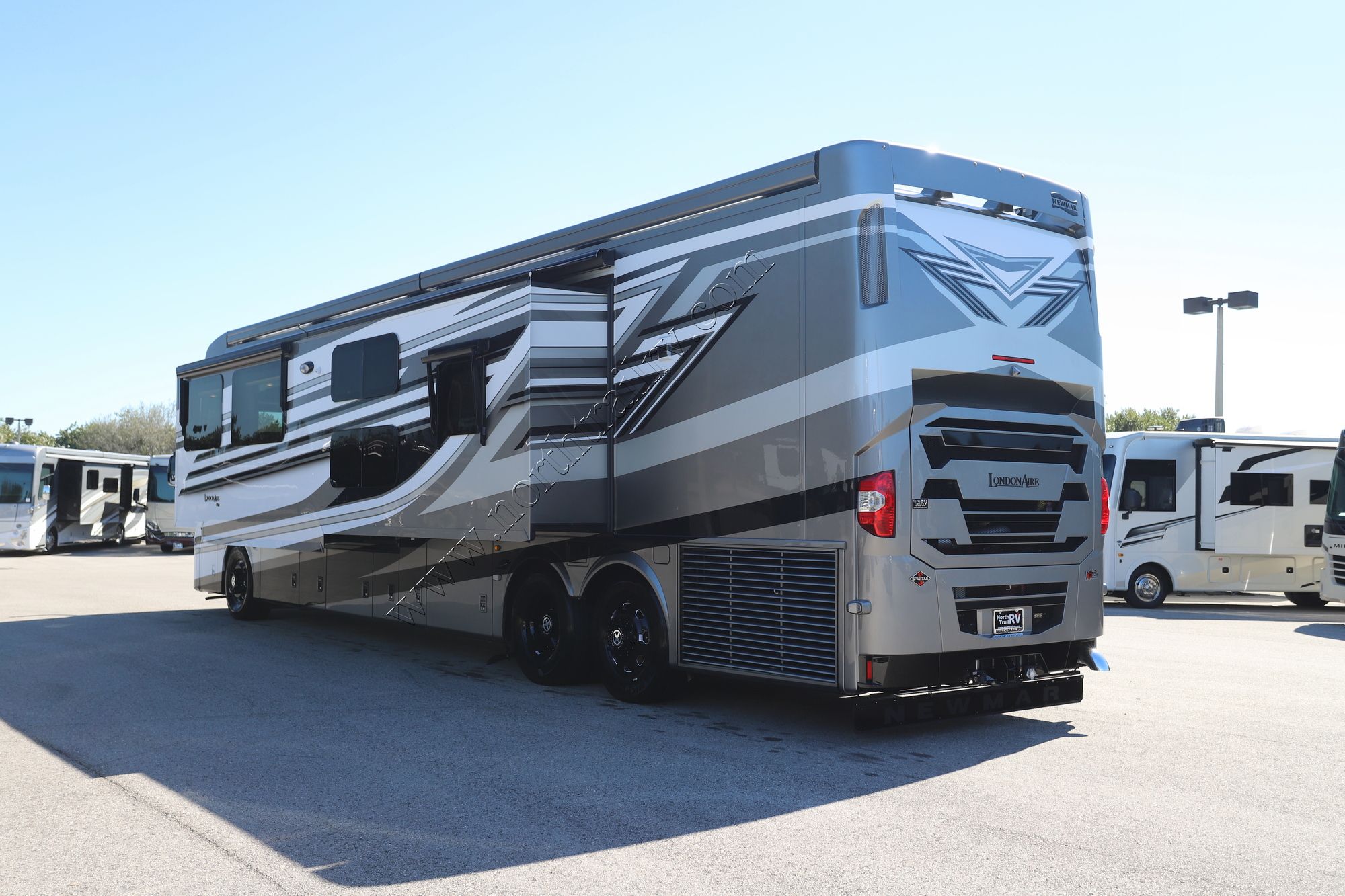 New 2026 Newmar London Aire 4540 Class A  For Sale